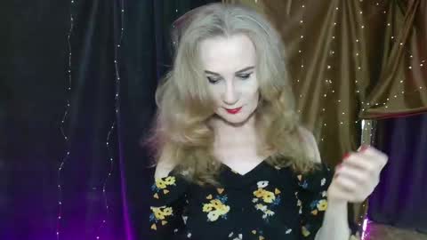 Snapshot of cherry_blossomsx chatting on 11.14.25 thanks guys see you tomorrow online show from 11.14.25