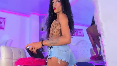 Snapshot of cherry_gate chatting on 09.20.25 cherry_gate online show from 09.20.25