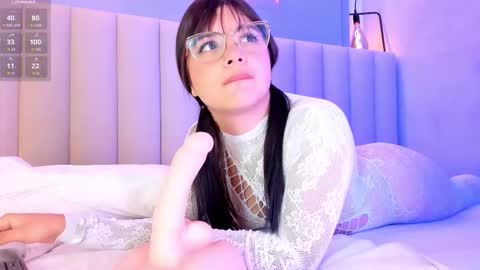 Snapshot of cherry_monroe_ chatting on 02.10.26 C H E R R Y online show from 02.10.26