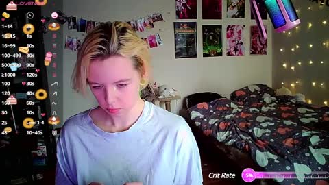 Snapshot of cherrybaby_0 chatting on 12.19.24 cherrybaby_0 online show from 12.19.24