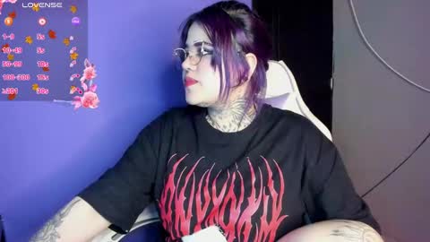  dayis independent model  online show from 12.09.24