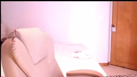 Snapshot of cherrycoloured chatting on 11.17.25 Anna online show from 11.17.25