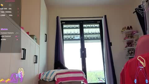 Snapshot of cherrycreme chatting on 11.13.25 Cherry online show from 11.13.25