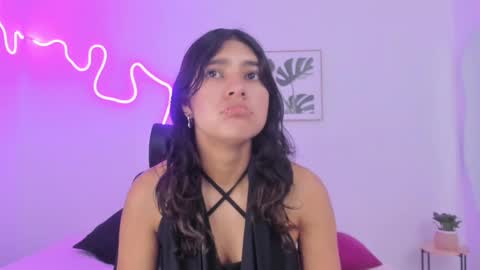 Snapshot of cherrydollxx chatting on 10.28.25 C H E R R Y online show from 10.28.25