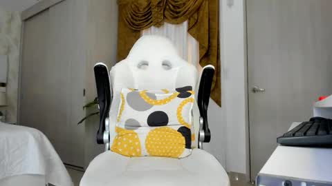 Independent Cherry fox online show from 10.29.25