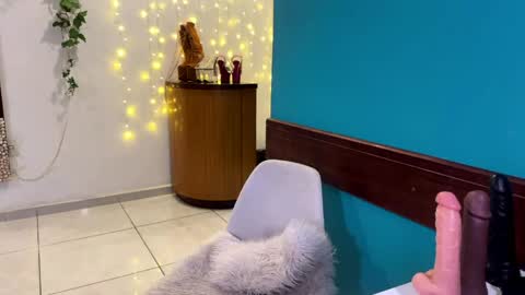 Snapshot of cherryjinx chatting on 04.15.26 cherryjinx online show from 04.15.26