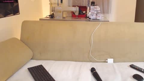 Snapshot of cherryl_b chatting on 02.10.25 Cereza online show from 02.10.25