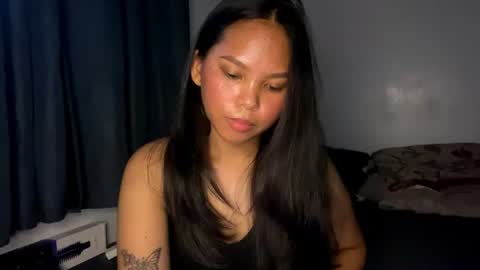 Snapshot of cherrynovax chatting on 06.25.26 Bella online show from 06.25.26