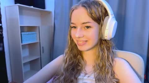 Evie online show from 11.04.25