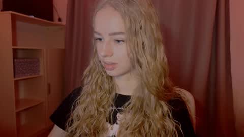 Evie online show from 11.25.25