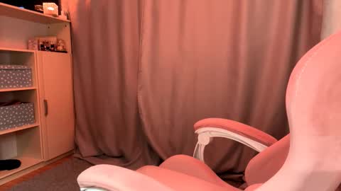 Evie online show from 02.05.26