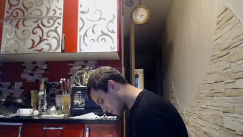 Snapshot of chester_perry chatting on 12.03.24 chester perry online show from 12.03.24
