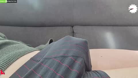 Snapshot of chezmonsieur_g chatting on 03.28.26 Grey online show from 03.28.26