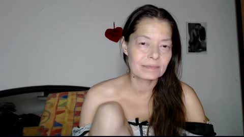 Snapshot of chiara177 chatting on 09.22.25 Chiara online show from 09.22.25