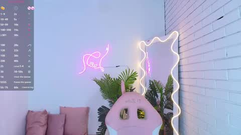 Snapshot of chiara_tay chatting on 03.11.25 Chiara online show from 03.11.25