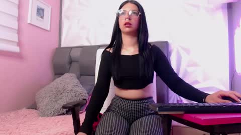 Snapshot of chiaraa_fiore chatting on 02.10.25 Chiara online show from 02.10.25