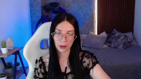 Snapshot of chiaraa_fiore chatting on 03.04.25 Chiara online show from 03.04.25
