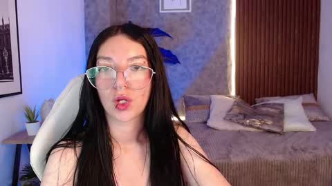 Snapshot of chiaraa_fiore chatting on 03.11.25 Chiara online show from 03.11.25