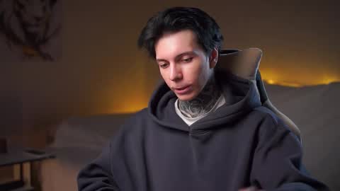 Snapshot of chillguy2k chatting on 11.06.25 Rick online show from 11.06.25