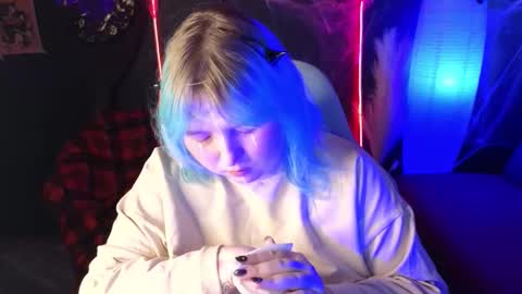 Snapshot of chimberwol chatting on 10.28.25 Chim-Chim online show from 10.28.25