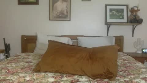 chloe and dic online show from 02.10.25