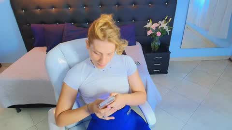 Snapshot of chloe_goddes chatting on 12.11.24 CHLOE online show from 12.11.24