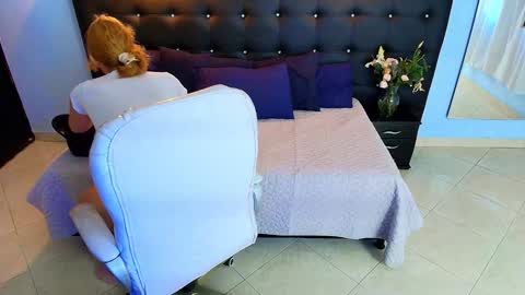 Snapshot of chloe_goddes chatting on 12.14.24 CHLOE online show from 12.14.24