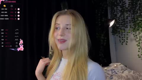 Arianaa Mourrr online show from 12.23.24