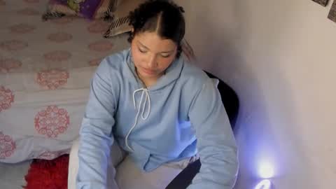 chloe_kisses online show from 03.23.26