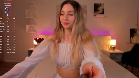 Snapshot of chloe_lov_ chatting on 03.08.25 Chloe Lov GTM2 Mon Tue Thu Sat Sun 0400am - 1030m online show from 03.08.25