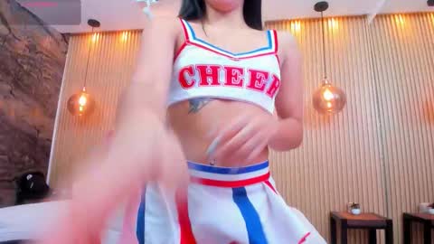 Snapshot of chloe_murray chatting on 10.10.25 CHLOE online show from 10.10.25