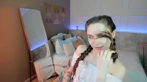 Snapshot of chloe_sunny chatting on 05.16.26 Chloe online show from 05.16.26