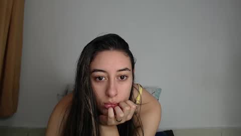 Chloe  online show from 09.18.25