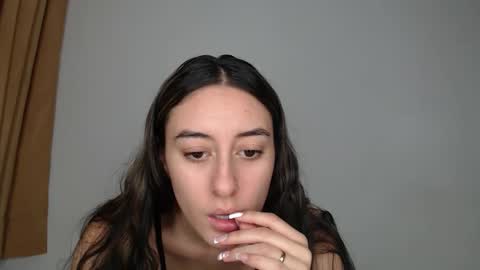 Chloe  online show from 09.19.25