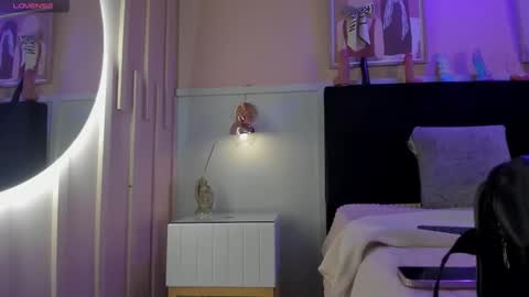 Snapshot of chloe_watson_ chatting on 01.16.26 online show from 01.16.26