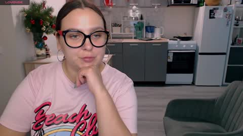 Snapshot of chloe_x_ chatting on 12.24.24 Eva and Sandra online show from 12.24.24