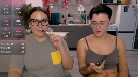 Snapshot of chloe_x_ chatting on 12.25.24 Eva and Sandra online show from 12.25.24