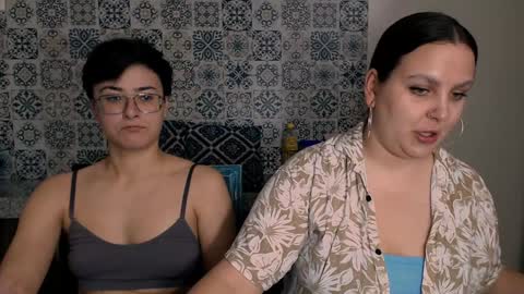 Snapshot of chloe_x_ chatting on 02.08.25 Eva and Sandra online show from 02.08.25