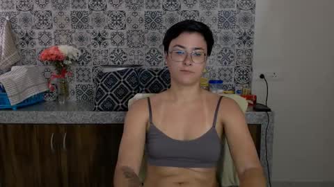 Snapshot of chloe_x_ chatting on 02.17.25 Eva and Sandra online show from 02.17.25