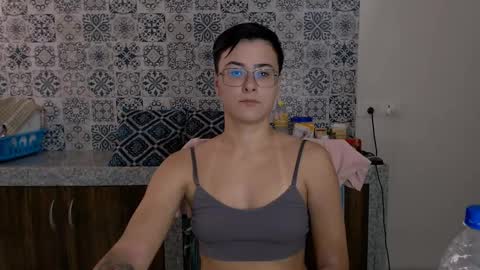 Snapshot of chloe_x_ chatting on 03.11.25 Eva and Sandra online show from 03.11.25