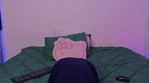 Snapshot of chloeaddamss chatting on 06.14.26 3 online show from 06.14.26