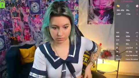 Snapshot of chloebloss0m chatting on 10.29.25 Boni online show from 10.29.25