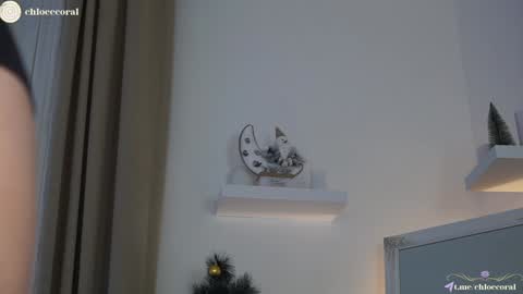 Snapshot of chloecoral chatting on 12.23.24 ChloeCoral online show from 12.23.24