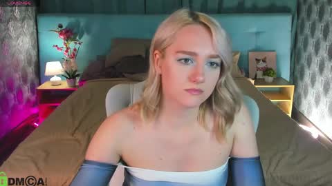 Snapshot of chloedeccker chatting on 05.17.26 Chloe Deccker online show from 05.17.26