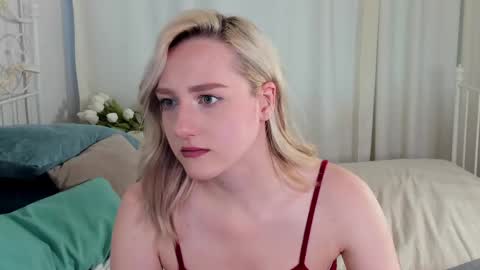 Snapshot of chloedeccker chatting on 05.31.26 Chloe Deccker online show from 05.31.26
