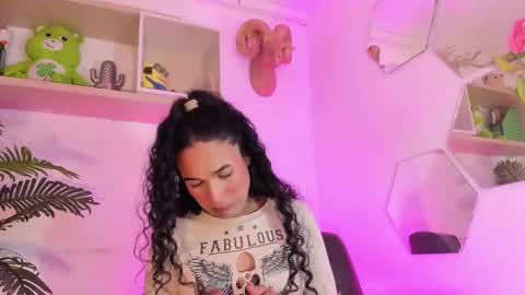 Chloe  online show from 02.21.25