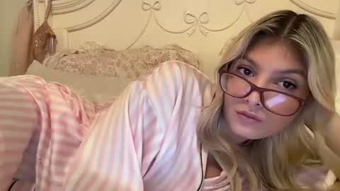 chloeesage online show from 07.22.26