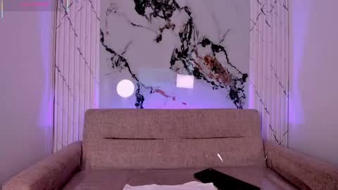 chloegils online show from 10.19.25