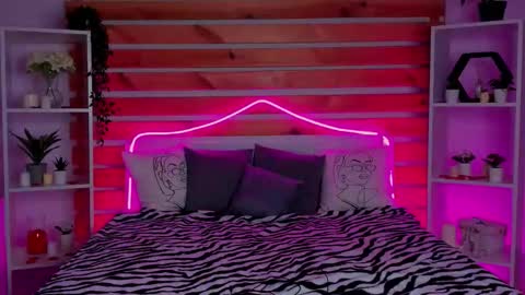 Chloe online show from 12.04.25