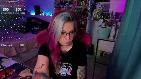 Snapshot of chloekohaku chatting on 02.11.25 ChloeKohaku online show from 02.11.25